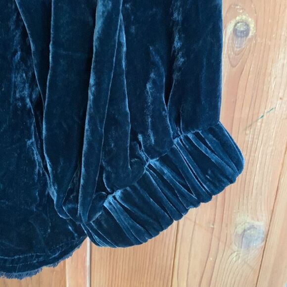 Go > Go Silk deep green velour long sleeve frayed hem tunic top - Picture 7 of 10